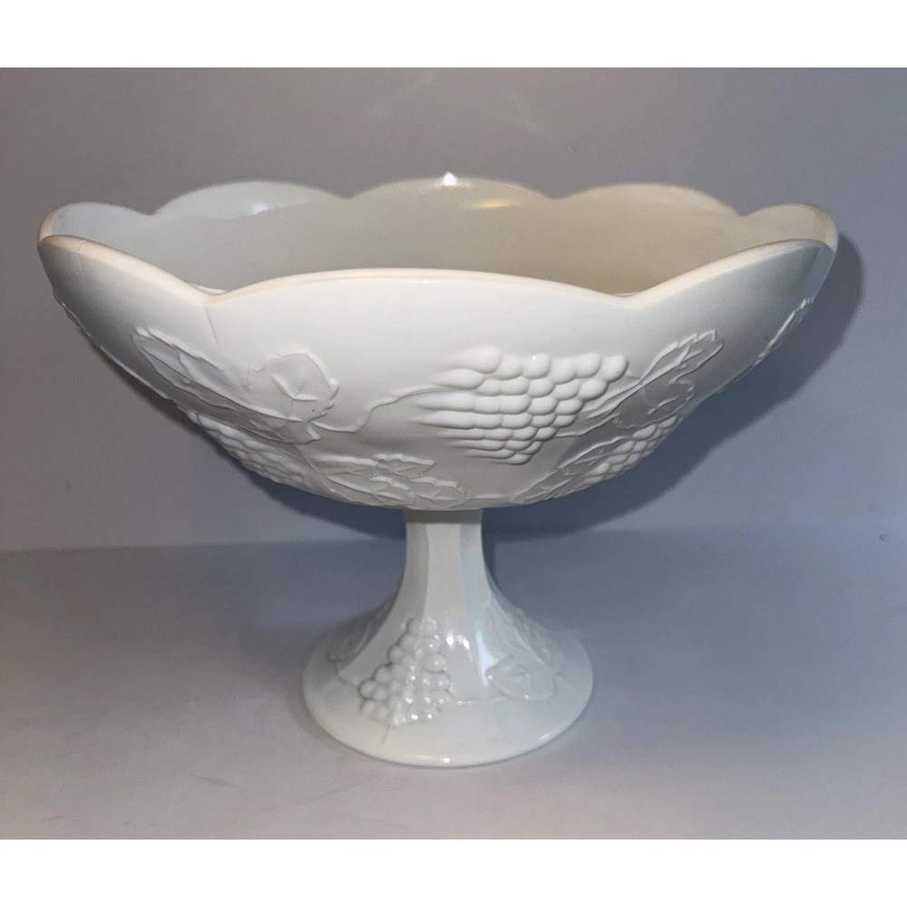 Vintage Colony Harvest Milk‎ Glass Centerpiece/Fruit Bowl ~ Grapes & Leaves